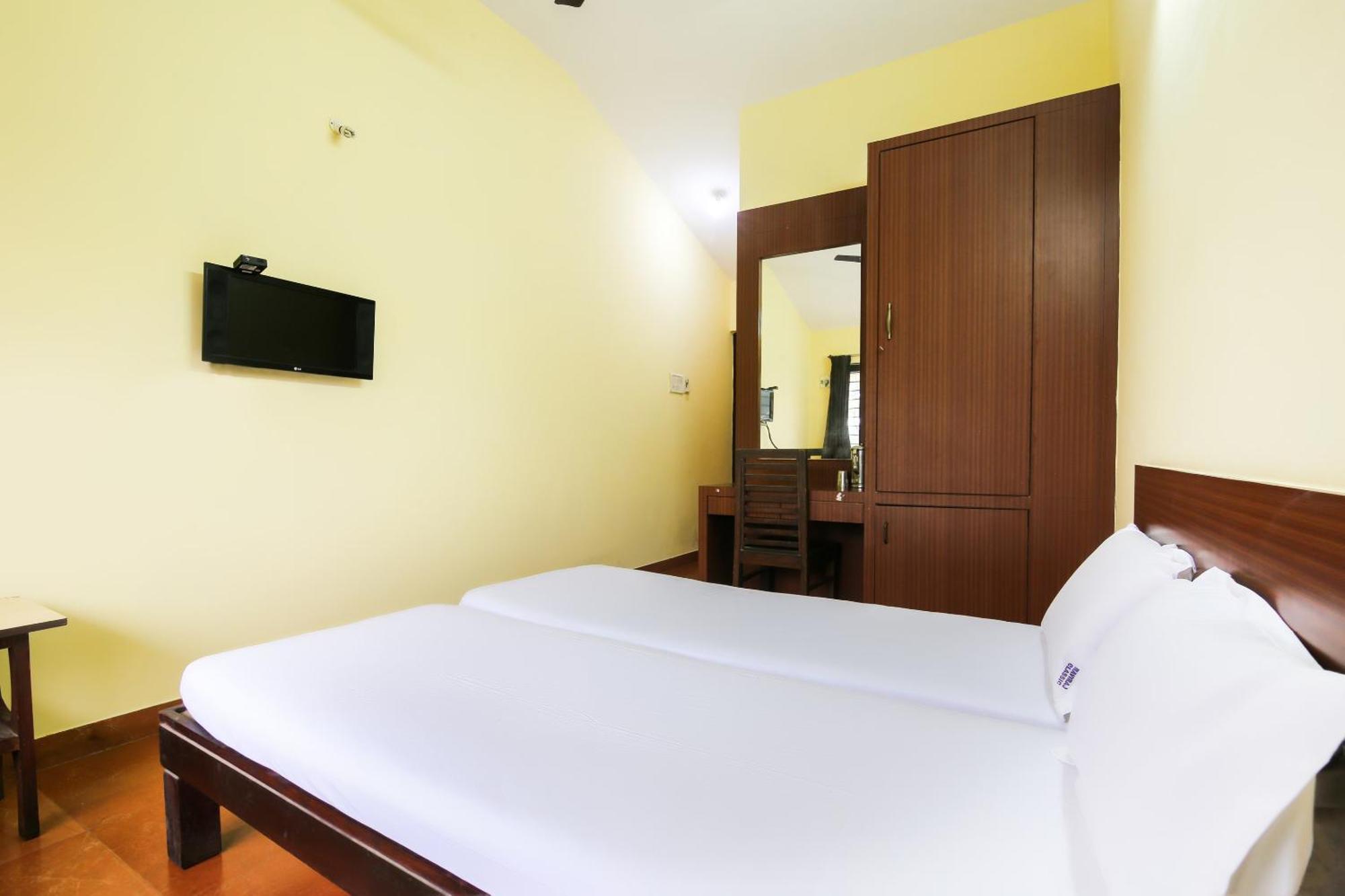 Hotel O Raviraj Classic Cana Buitenkant foto