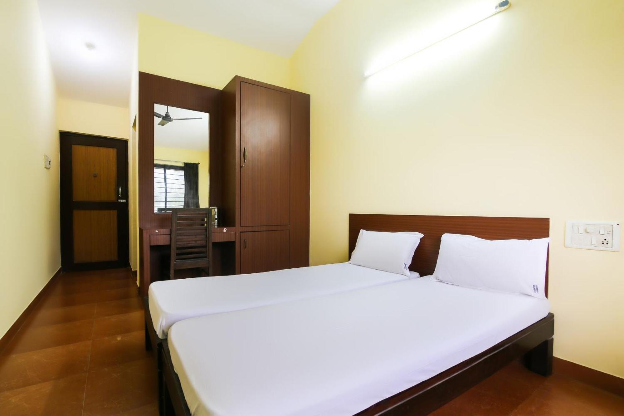 Hotel O Raviraj Classic Cana Buitenkant foto