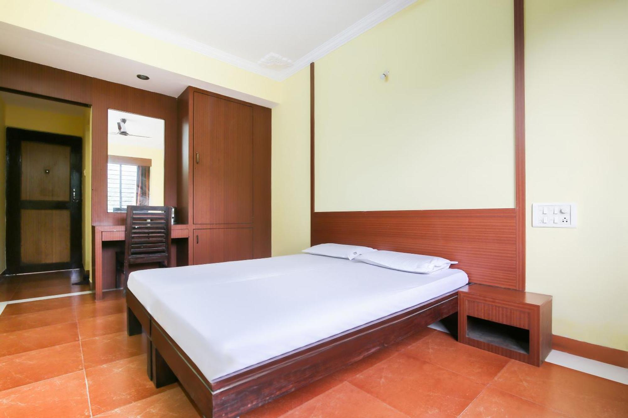 Hotel O Raviraj Classic Cana Buitenkant foto
