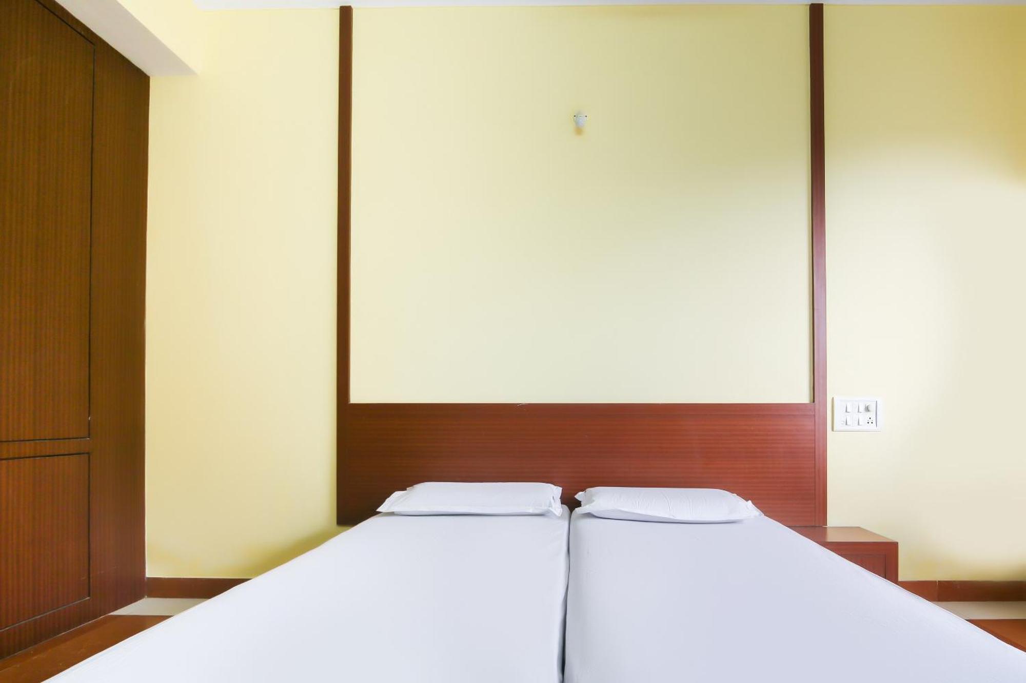 Hotel O Raviraj Classic Cana Buitenkant foto